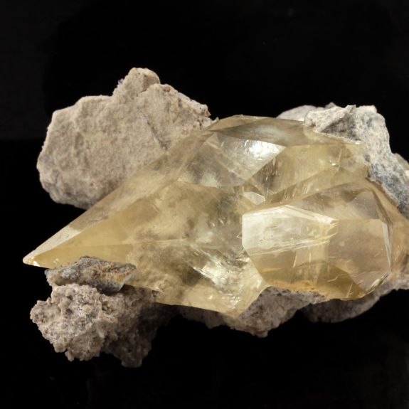 Calcite. 970.6 ct.