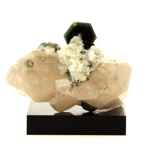 Apatite + Quartz. 599.6 ct.