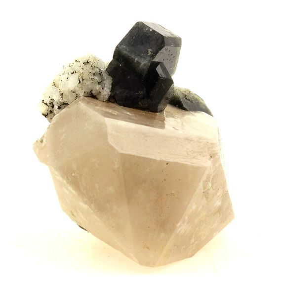 Apatite + Quartz. 599.6 ct.