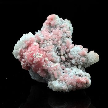 Rhodochrosite + Quartz. 91.1 ct.