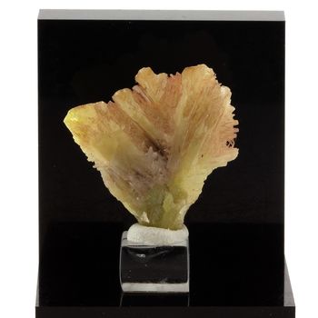 Cerusite jaune. 64.3 ct.