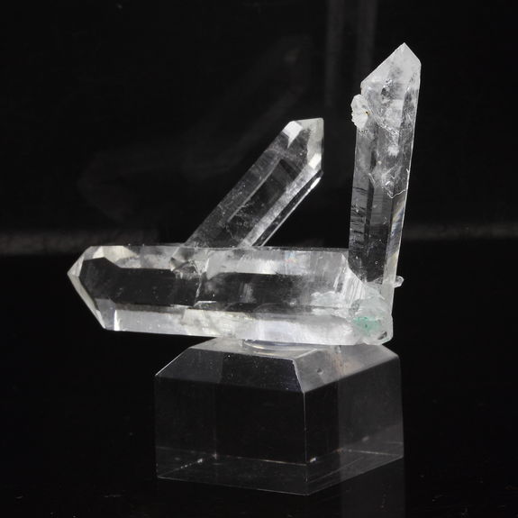 Quartz + Malachite. 88.6 ct.