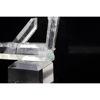 Quartz + Malachite. 88.6 ct.