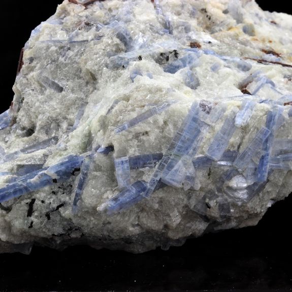 Cyanite Disthène + Staurolite. 1200.0 ct.