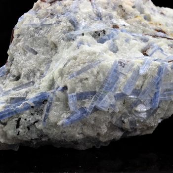 Cyanite Disthène + Staurolite. 1200.0 ct.