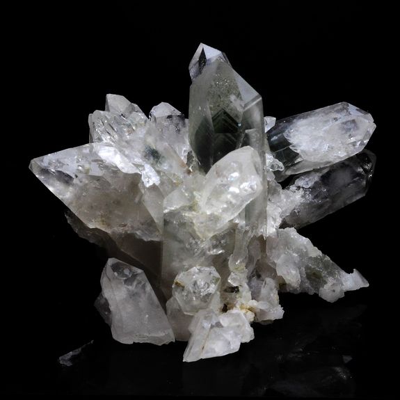 Quartz fantôme. 192.2 ct.