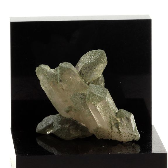 Quartz, Chlorite. 49.5 ct.