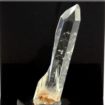 Quartz. 60.0 ct.