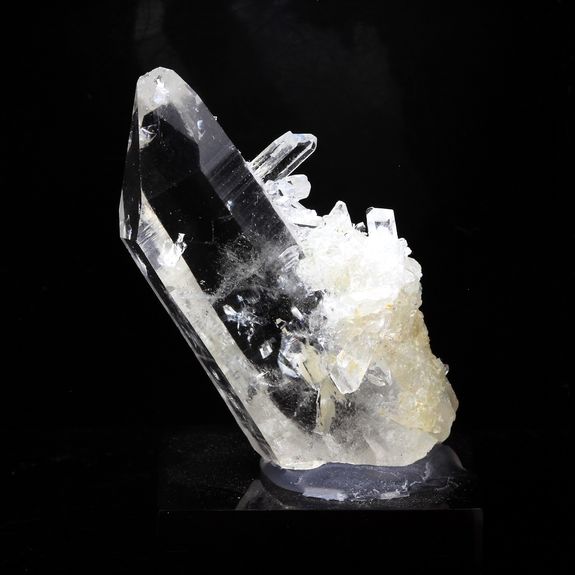Quartz. 113.0 ct.