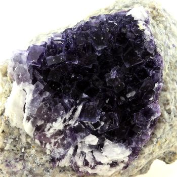 Fluorite + baryte. 639.4 ct.