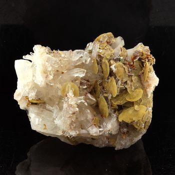 Siderite, Quartz, Pyrite. 103.4 ct.