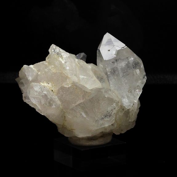 Quartz. 298.0 ct.