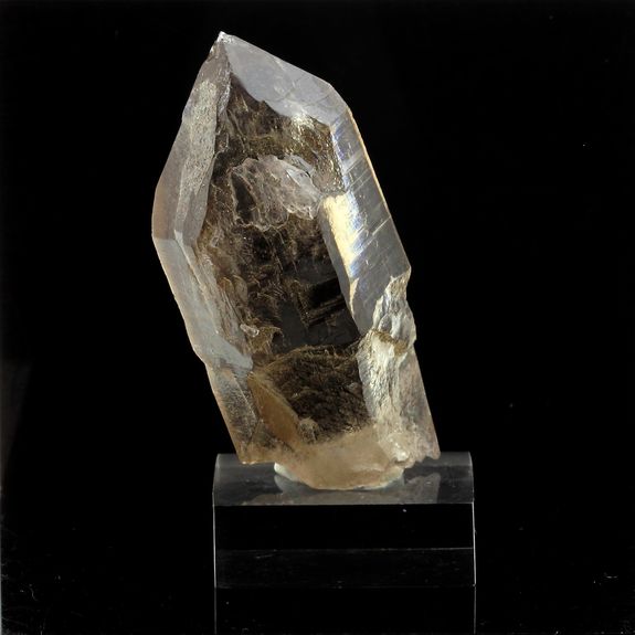 Quartz fumé. 260.0 ct.