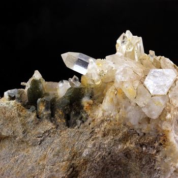 Quartz, Chlorite. 772.8 ct.