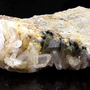 Quartz, Chlorite. 772.8 ct.
