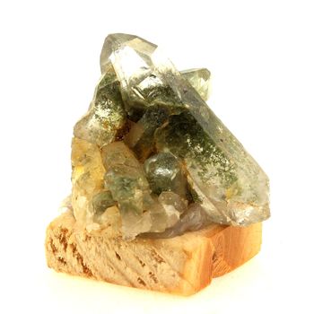 Quartz, Chlorite. 77.3 ct.