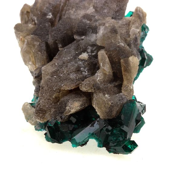Cerusite + Dioptase + Wulfenite. 552.8 ct.