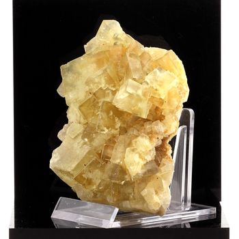 Fluorite. 1635.0 ct.