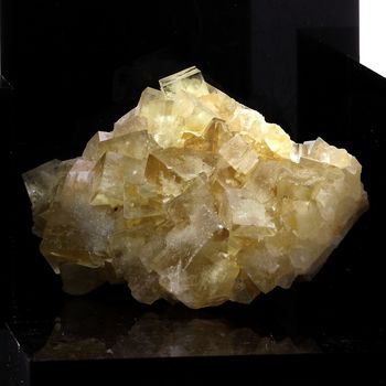 Fluorite. 1635.0 ct.