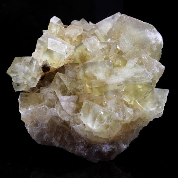 Fluorite. 1635.0 ct.