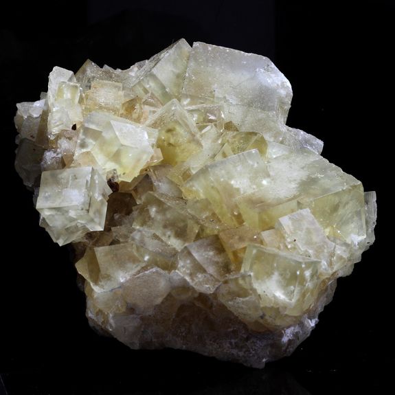 Fluorite. 1635.0 ct.