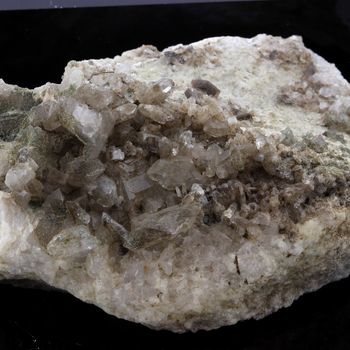 Sphene (Titanite). 813.2 ct.