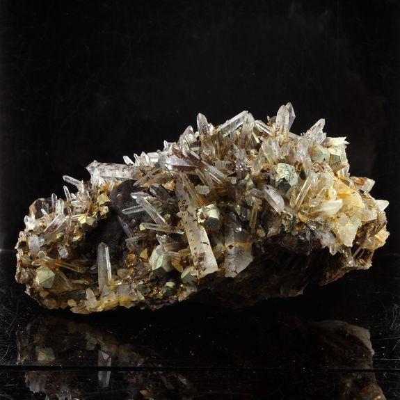 Siderite, Quartz, Pyrite. 615.5 ct.