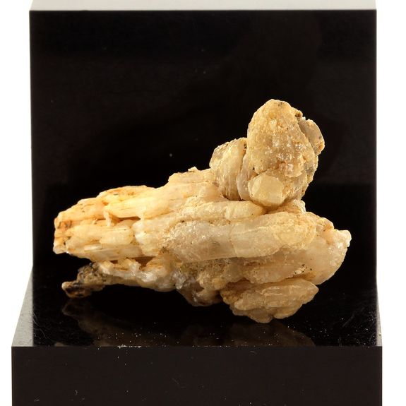 Cerusite. 93.2 ct.