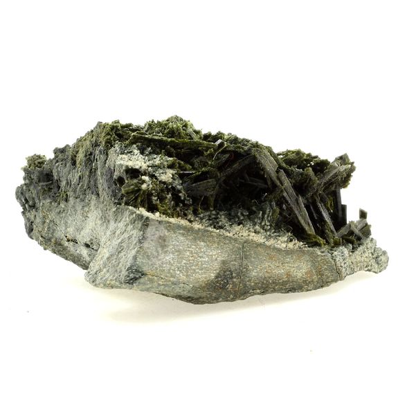 Epidote. 1070.0 ct.