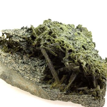 Epidote. 1070.0 ct.