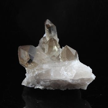 Quartz fumé. 142.7 ct.