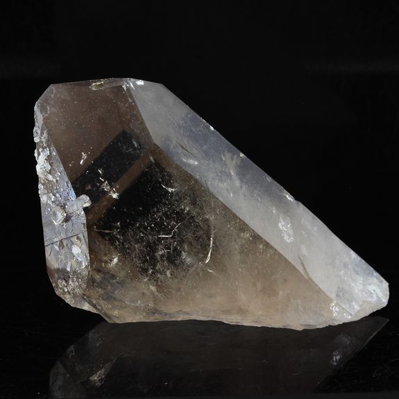 Quartz fumé. 268.3 ct.