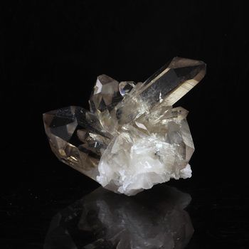 Quartz fumé. 60.2 ct.