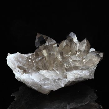 Quartz fumé. 185.5 ct.