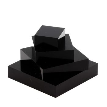 Socle présentoir acrylique support pour minéraux. 7 pièces. Noir.