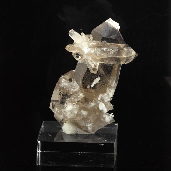 Quartz fumé. 111.6 ct.