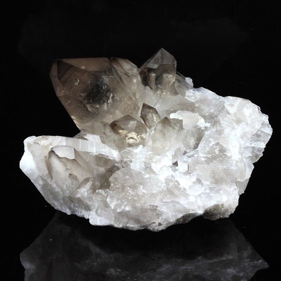 Quartz fumé. 147.8 ct.
