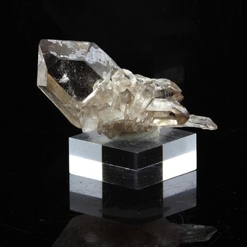 Quartz fumé. 61.9 ct.