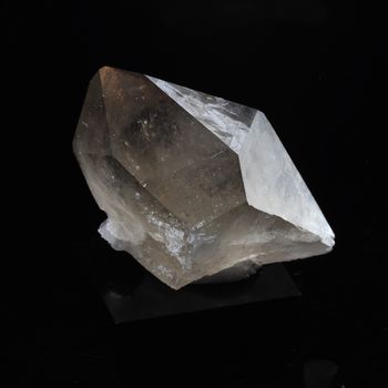 Quartz fumé. 208.6 ct.