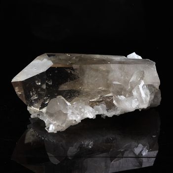 Quartz fumé. 172.9 ct.