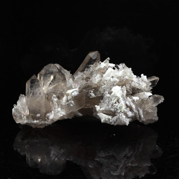 Quartz fumé. 257.7 ct.
