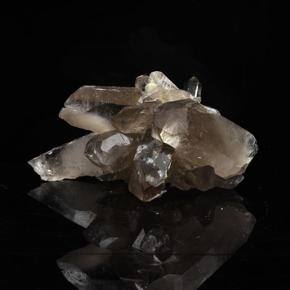 Quartz fumé. 197.3 ct.