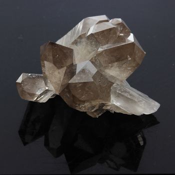 Quartz fumé. 105.4 ct.
