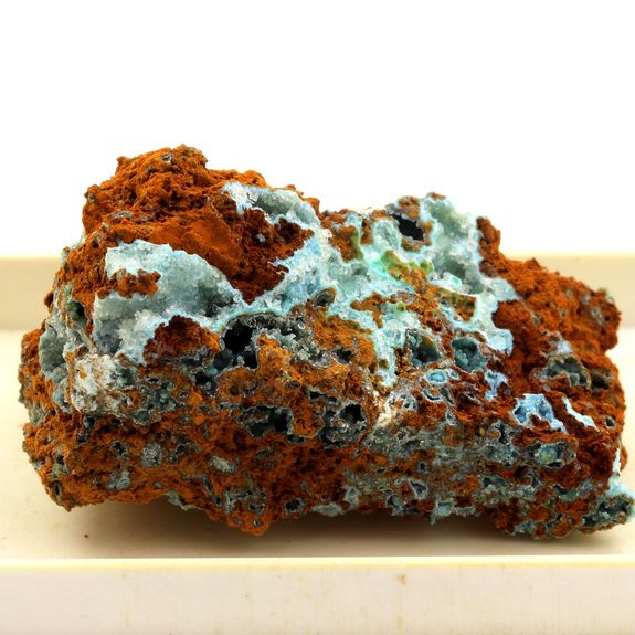 Sénégalite sur Turquoise. 84.3 ct.