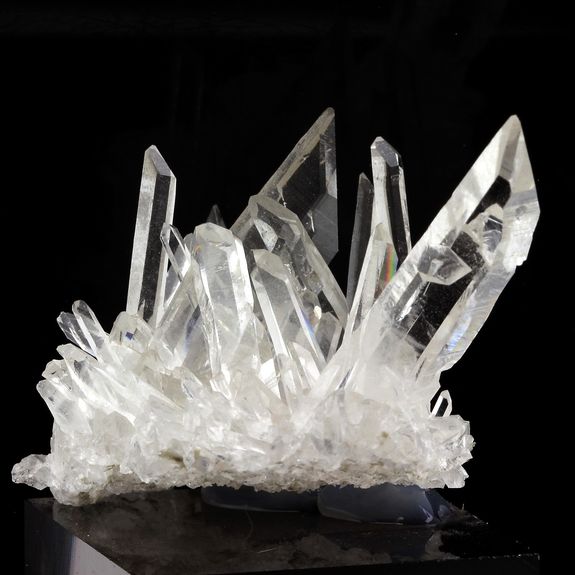 Quartz. 433.5 ct.