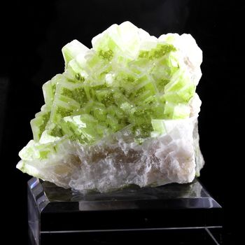 Duftite on Calcite.