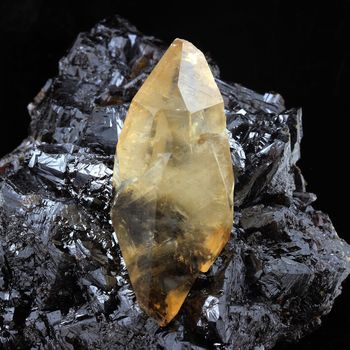 Calcite + Sphalerite. 2947.0 ct.
