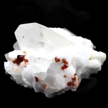 Grenat Spessartite, Orthose, Quartz. 526.5 ct.