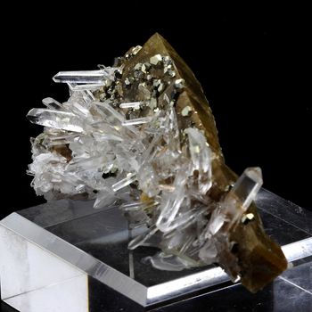 Siderite, Pyrite, Quartz. 604.5 ct.