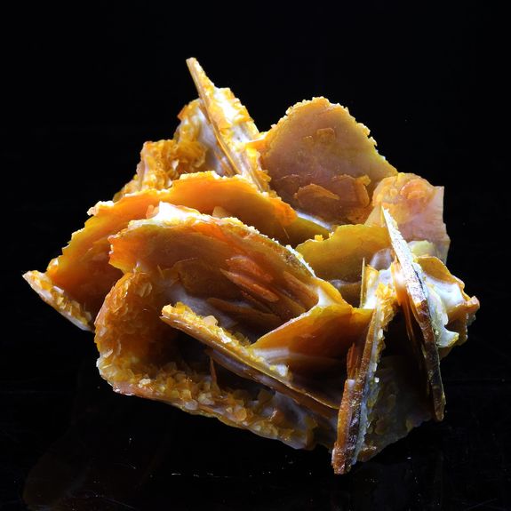 Wulfenite. 345.5 ct.
